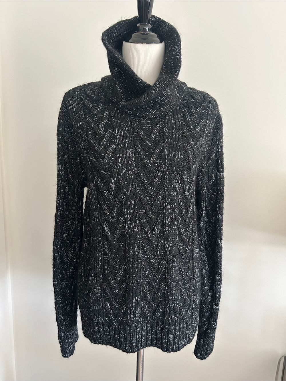 Express M Cable Knit Sweater - Black with white
